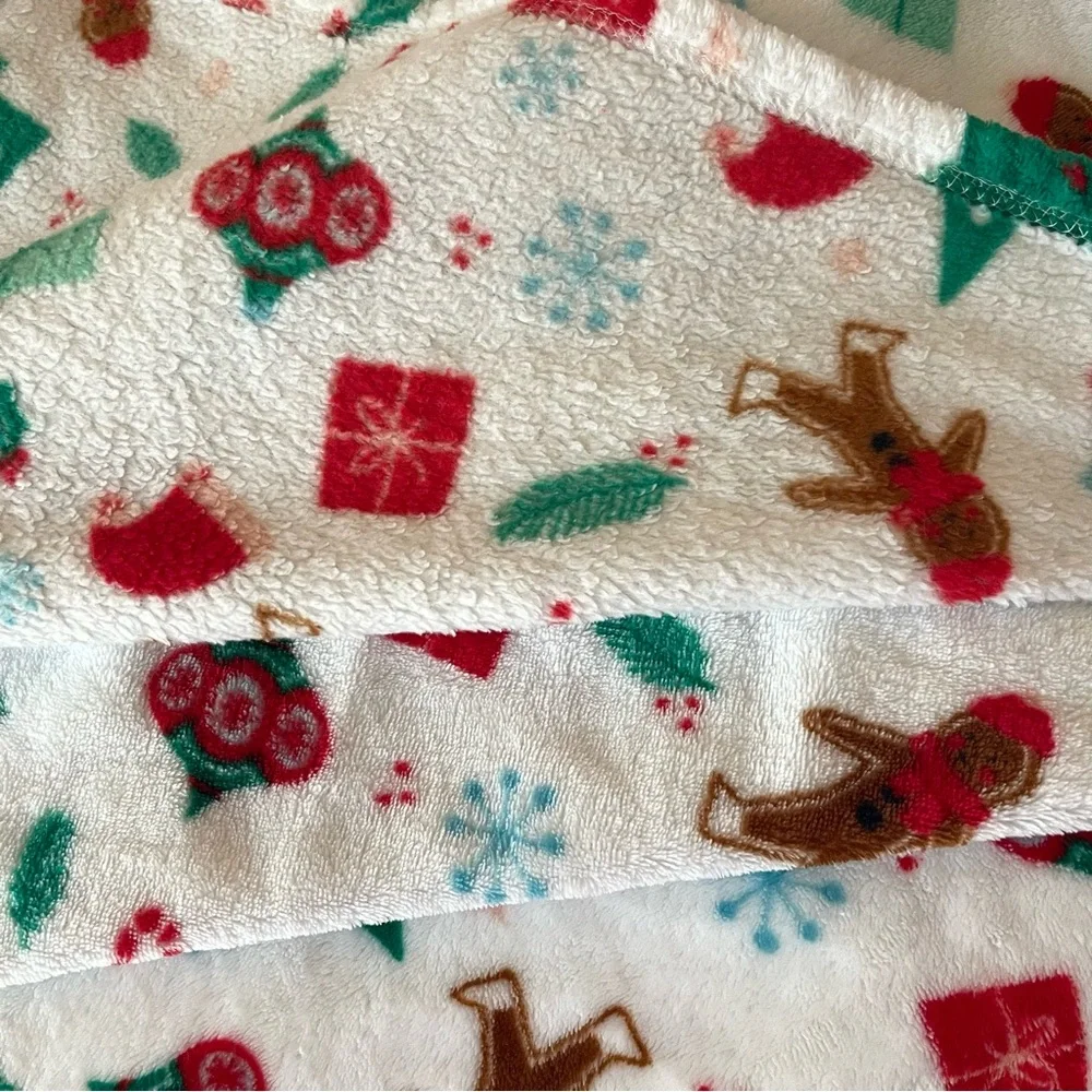 2023 Target Wondershop Holiday Plush Throw Blanket